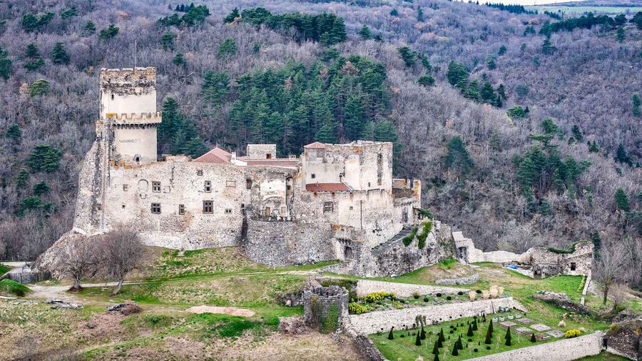 Château de Tournoël en Auvergne (Puy-de-Dôme)